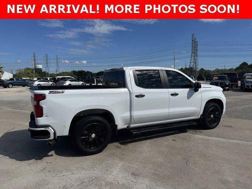 2022 Chevrolet Silverado 1500 Custom