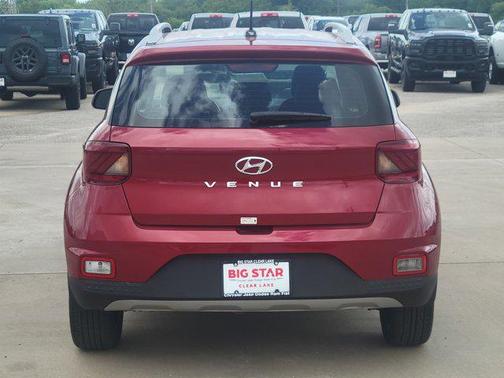 2024 Hyundai VENUE Limited