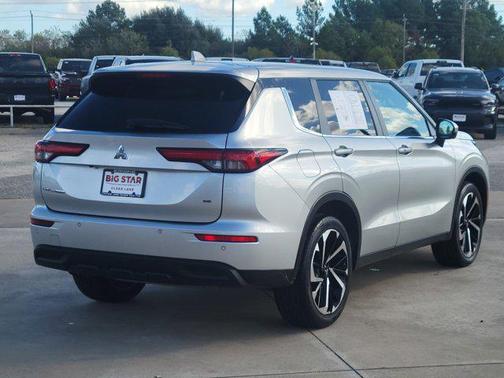 2024 Mitsubishi Outlander SE