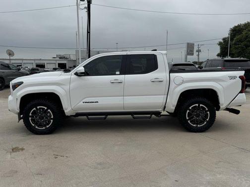Ice 2025 Toyota Tacoma SR