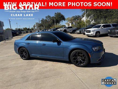 2020 Chrysler 300 Touring