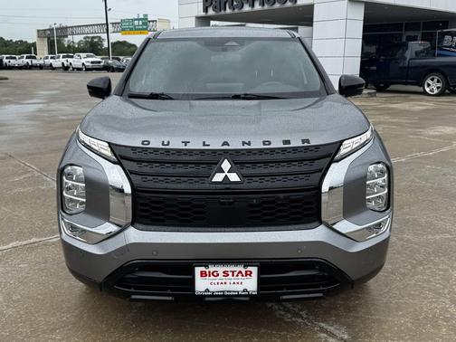 Gray 2023 Mitsubishi Outlander SE