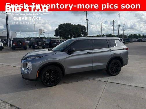 Gray 2023 Mitsubishi Outlander SE