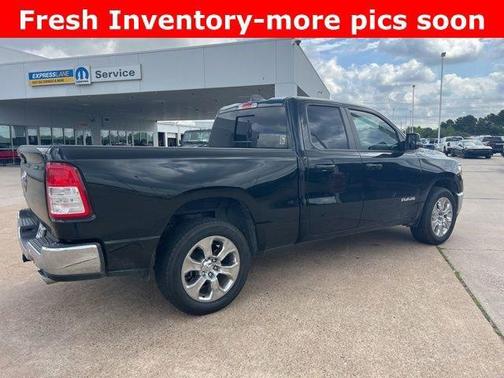 Diamond Black Crystal Pearlcoat 2022 RAM 1500 Big Horn/Lone Star