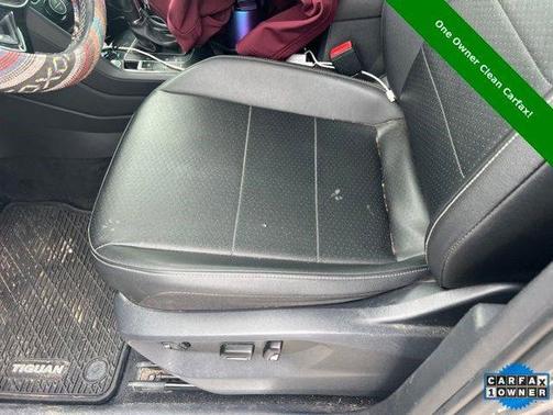 Platinum Gray Metallic 2019 Volkswagen Tiguan 2.0T SE