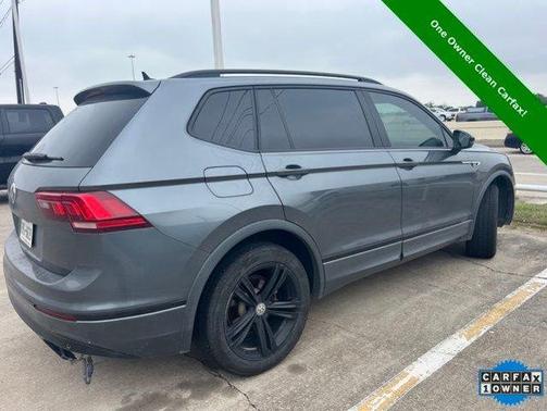 Platinum Gray Metallic 2019 Volkswagen Tiguan 2.0T SE
