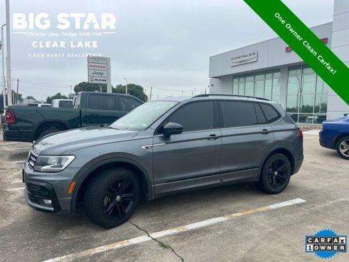 Platinum Gray Metallic 2019 Volkswagen Tiguan 2.0T SE