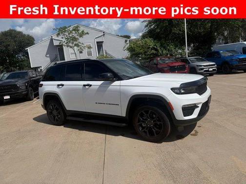 Bright White Clearcoat 2025 Jeep Grand Cherokee Limited