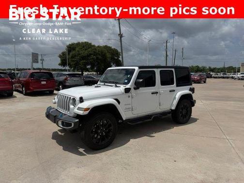 Bright White Clearcoat 2023 Jeep Wrangler 4xe Sahara