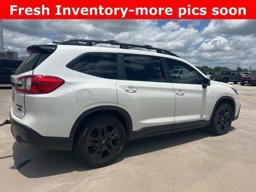 Crystal White Pearl 2023 Subaru Ascent Onyx Edition Limited 7-Passenger