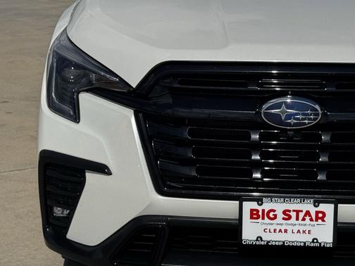 Crystal White Pearl 2023 Subaru Ascent Onyx Edition Limited 7-Passenger