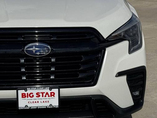 Crystal White Pearl 2023 Subaru Ascent Onyx Edition Limited 7-Passenger