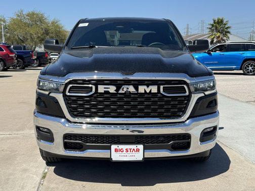 Diamond Black Crystal Pearlcoat 2026 RAM 1500 Lone Star