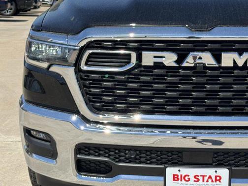 Diamond Black Crystal Pearlcoat 2026 RAM 1500 Lone Star