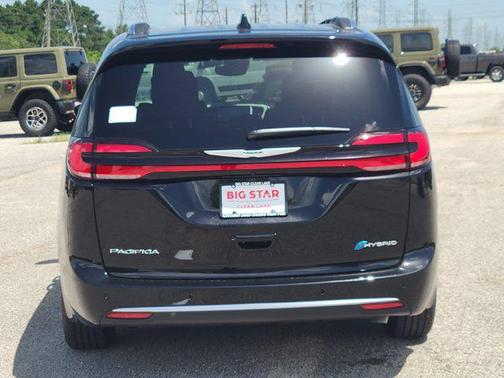 2025 Chrysler Pacifica L