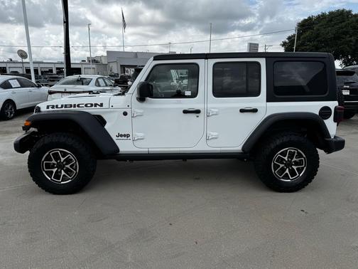 Bright White Clearcoat 2025 Jeep Wrangler Rubicon