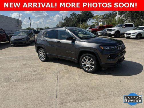 2022 Jeep Compass Latitude Lux