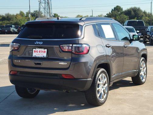 2022 Jeep Compass Latitude Lux