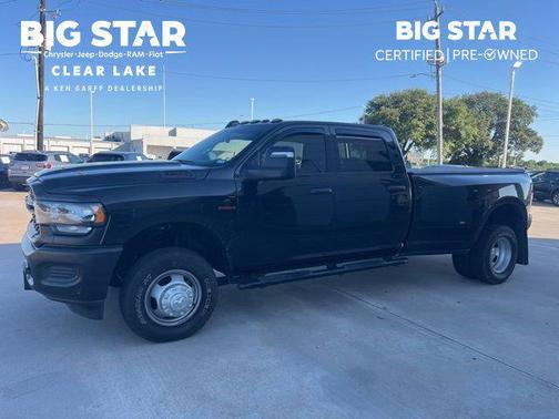Diamond Black Crystal Pearlcoat 2024 RAM 3500 Tradesman