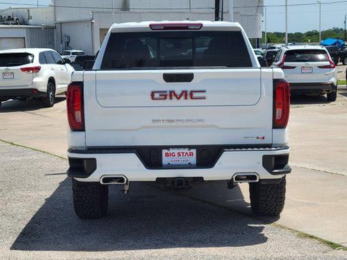 2024 GMC Sierra 1500 AT4