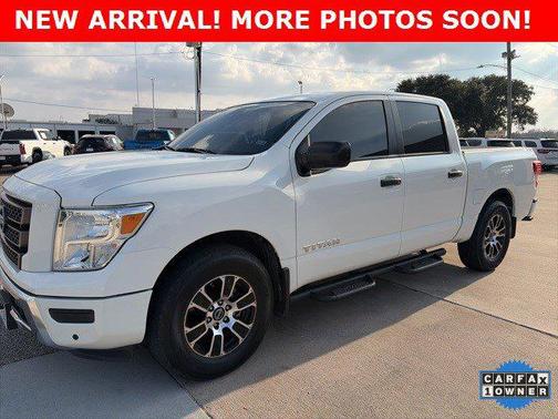 2023 Nissan Titan SV