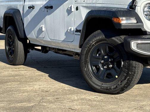 2026 Jeep Gladiator Sport