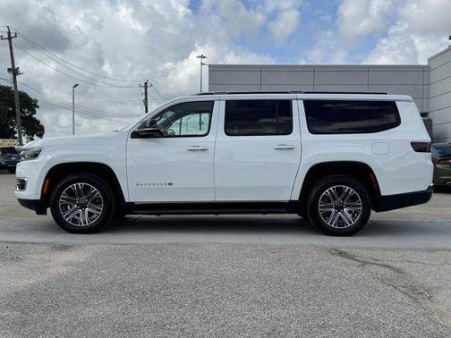 Bright White Clearcoat 2024 Jeep Wagoneer L Series II