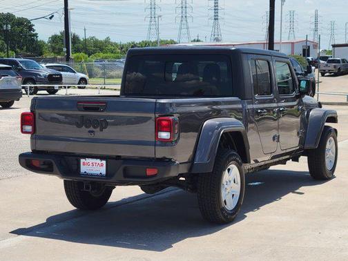 2022 Jeep Gladiator Sport S