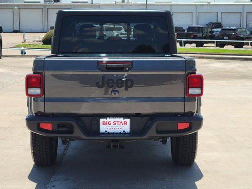 2022 Jeep Gladiator Sport S