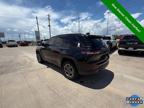 Diamond Black Crystal Pearlcoat 2022 Jeep Grand Cherokee 4xe Trailhawk