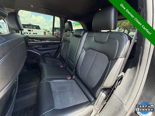 Diamond Black Crystal Pearlcoat 2022 Jeep Grand Cherokee 4xe Trailhawk