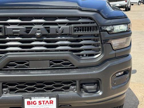 Diamond Black Crystal Pearlcoat 2026 RAM 3500 Tradesman