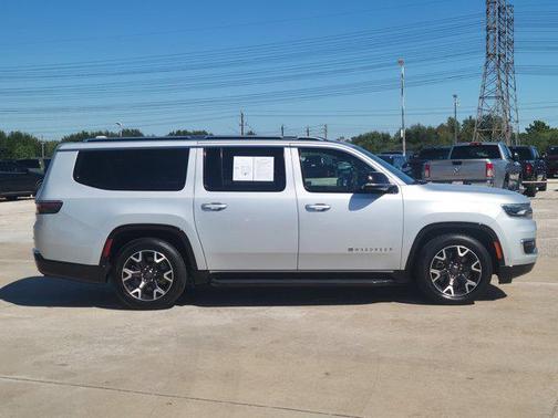 2023 Jeep Wagoneer L Series III