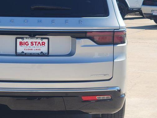 2023 Jeep Wagoneer L Series III