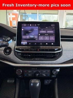 Bright White Clearcoat 2022 Jeep Compass Latitude