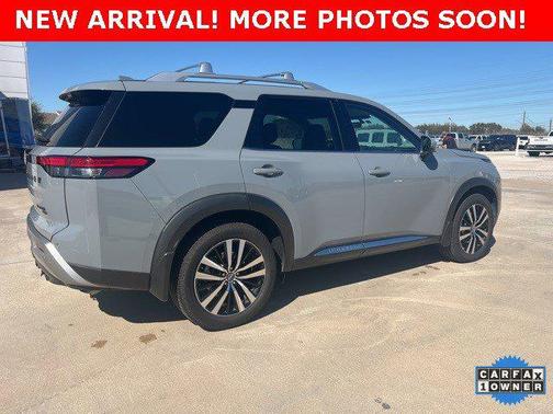 2023 Nissan Pathfinder Platinum