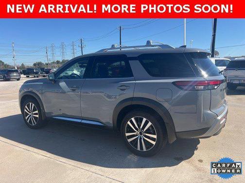 2023 Nissan Pathfinder Platinum