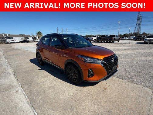 2023 Nissan Kicks SR