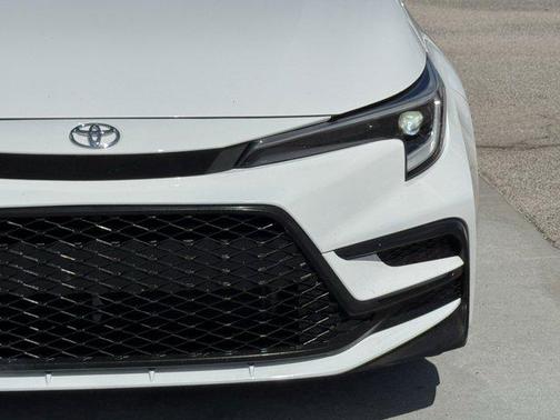 Ice 2024 Toyota Corolla SE