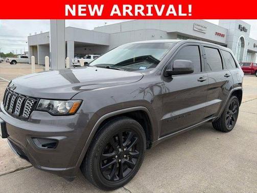 Granite Crystal Metallic Clearcoat 2021 Jeep Grand Cherokee Laredo