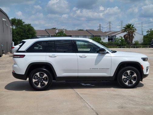 2022 Jeep Grand Cherokee 4xe Base
