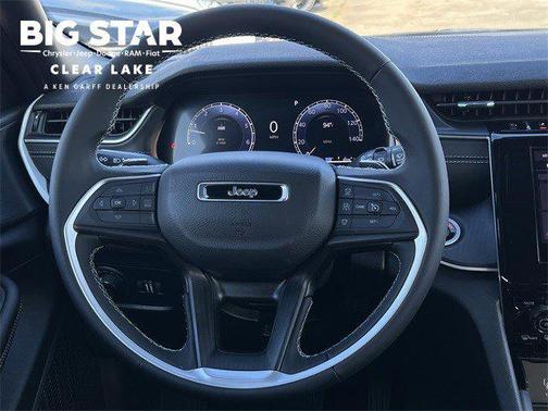 2025 Jeep Grand Cherokee Laredo