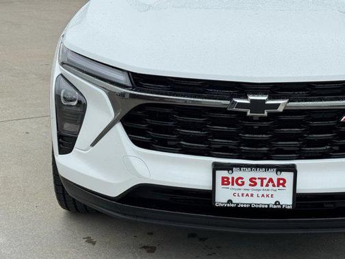 Summit White 2024 Chevrolet Trax 2RS