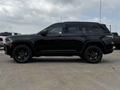 2026 Jeep Grand Cherokee Altitude