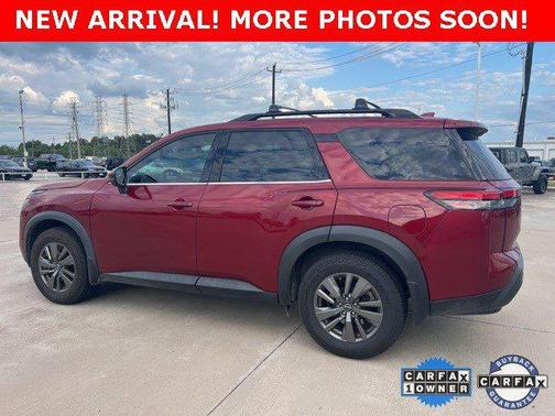 2022 Nissan Pathfinder SV