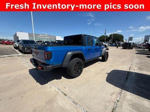 Hydro Blue Pearlcoat 2022 Jeep Gladiator Mojave