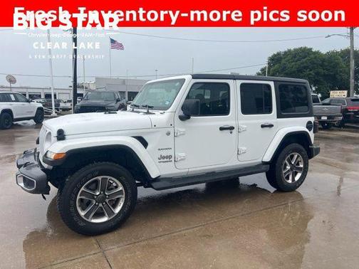 Bright White Clearcoat 2019 Jeep Wrangler Unlimited Sahara