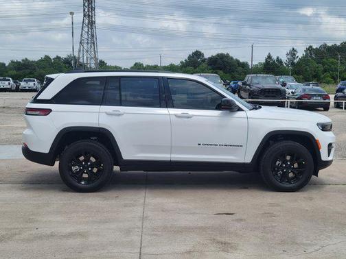 2025 Jeep Grand Cherokee Altitude