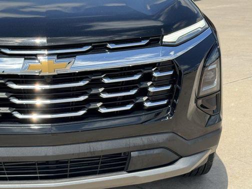 Mosaic Black Metallic 2025 Chevrolet Equinox 1LT
