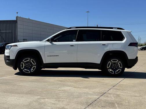 2026 Jeep Cherokee Laredo
